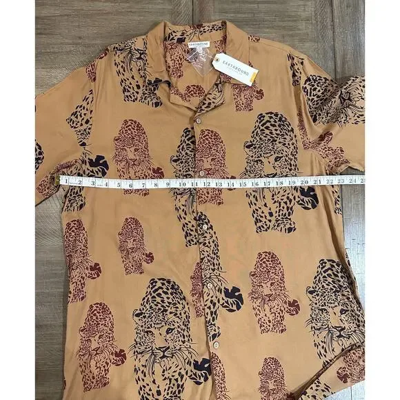 Earthbound Trading Co Short Sleeve Button Down Brown Leopard Shirt Size Large - Picture 8 of 12